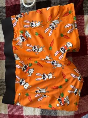 Chicknlegs Athletic Women's Orange Bunny & Carrot Print Compression Shorts